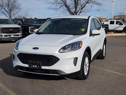 Used 2020 Ford Escape SE image 2