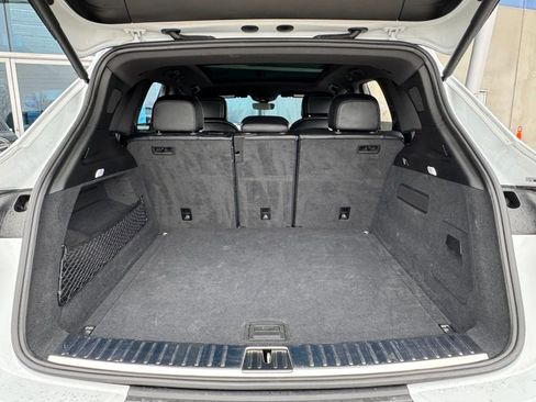 Used 2024 Porsche Cayenne image 31