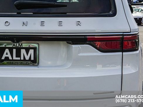 Used 2023 Jeep Wagoneer Series III w/ Preferred Equipment Group image 13