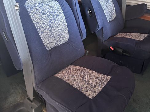 Used 1999 Ford E-150 and Econoline 150 image 16