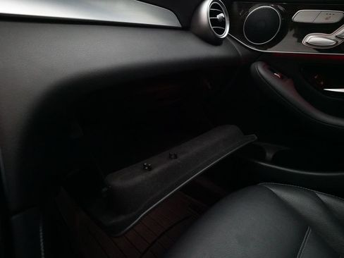 Used 2020 Mercedes-Benz GLC 300 4MATIC image 30