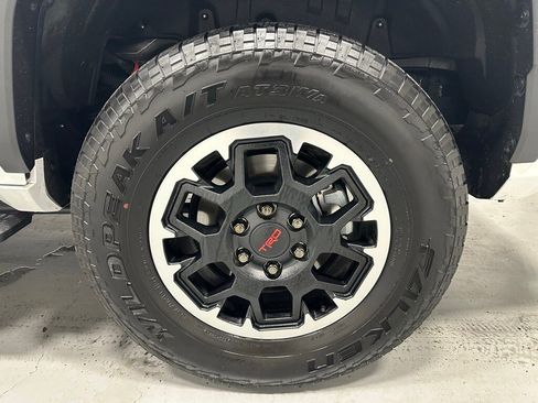 Used 2025 Toyota 4Runner TRD Off-Road image 61