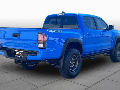 Used 2021 Toyota Tacoma TRD Off-Road w/ Technology Package AWD/4WD image 12