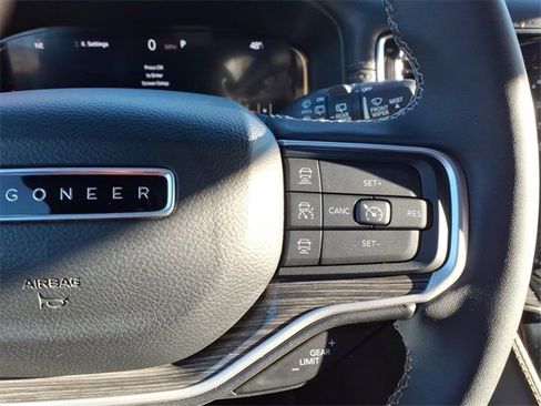 Used 2022 Jeep Wagoneer Series III image 23