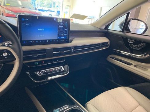 New 2025 Lincoln Corsair Grand Touring w/ Equipment Group 301A image 12