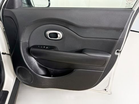 Used 2018 Kia Soul + FWD image 30