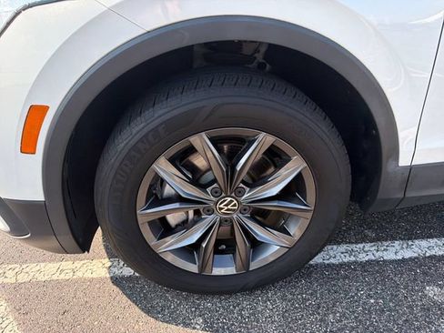 Certified 2023 Volkswagen Tiguan SE w/ Panoramic Sunroof Package FWD image 15