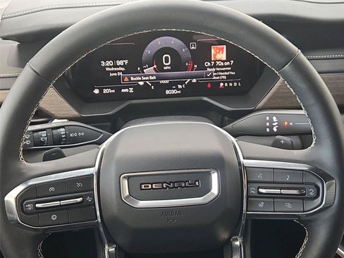 Used 2025 GMC Acadia Denali w/ LPO, Floor Liner Package AWD/4WD image 17