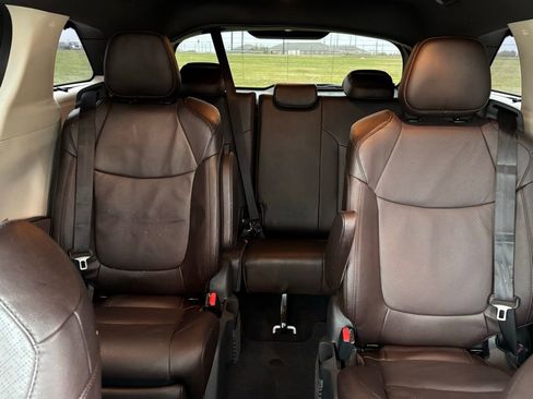 Used 2023 Toyota Sienna Platinum image 19