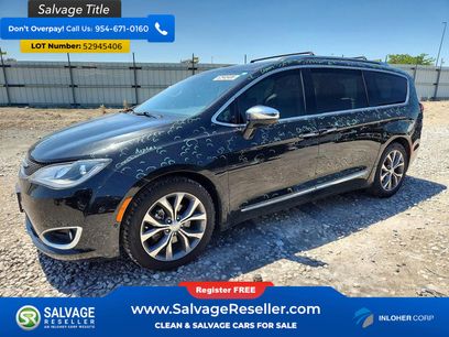 Used 2020 Chrysler Pacifica Limited w/ Tire & Wheel Group