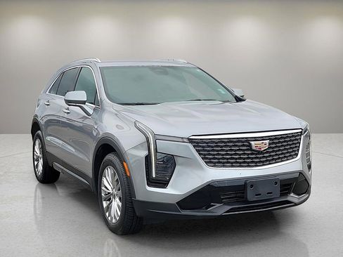 Certified 2025 Cadillac XT4 Premium Luxury image 1