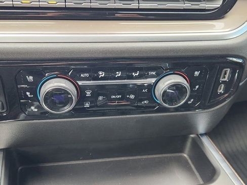 Used 2022 Chevrolet Silverado 1500 High Country image 22