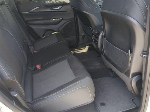 Used 2025 Jeep Grand Cherokee Laredo X w/ Luxury Tech Group I image 25