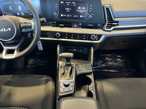 Used 2024 Kia Sportage LX image 13