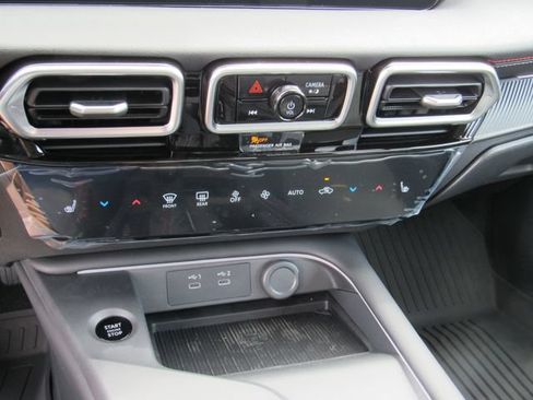 New 2026 Nissan Sentra SR w/ SR Premium Package FWD image 23