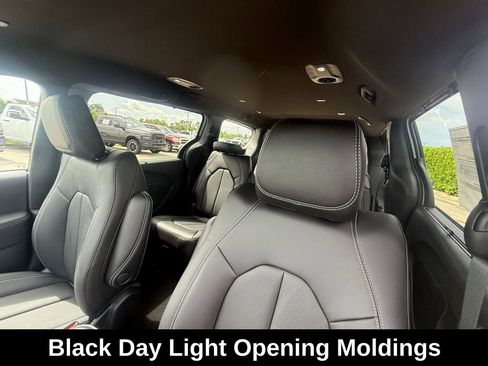 New 2026 Chrysler Pacifica Select image 21