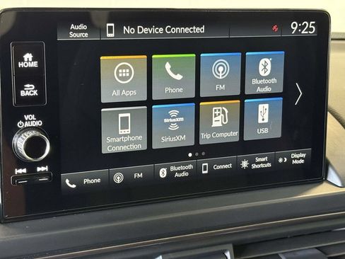 Used 2025 Honda Pilot TrailSport image 6