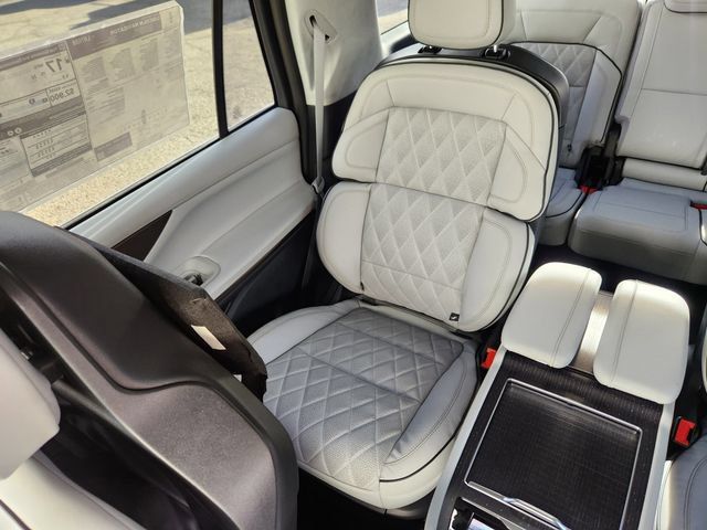 New 2026 Lincoln Navigator Black Label AWD/4WD image 13