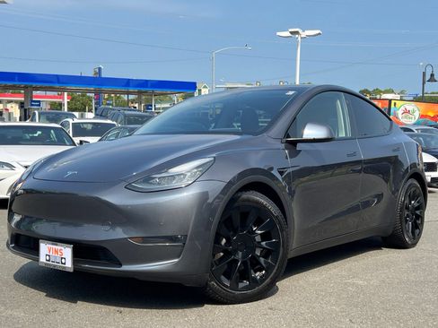 Used 2021 Tesla Model Y Long Range AWD/4WD image 5