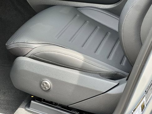 Certified 2025 Mercedes-Benz GLC 300 4MATIC image 12