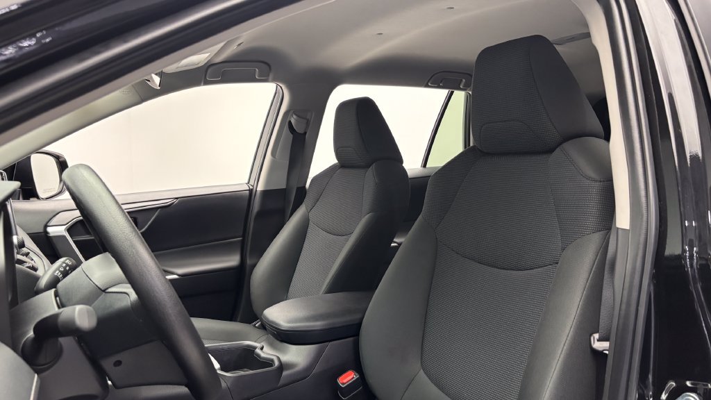 Certified 2025 Toyota RAV4 LE FWD image 10