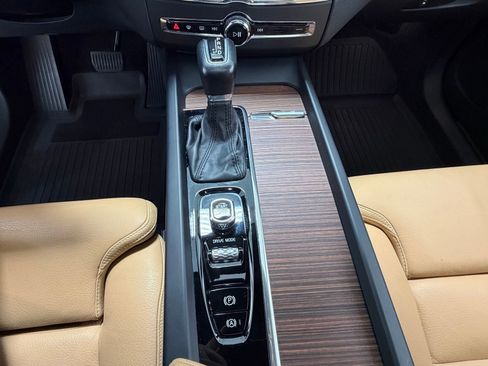 Used 2019 Volvo XC60 T6 Inscription w/ Protection Package Premier AWD/4WD image 23