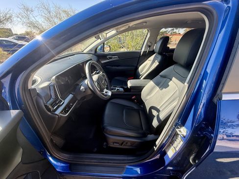 Used 2023 Kia Sportage EX image 11