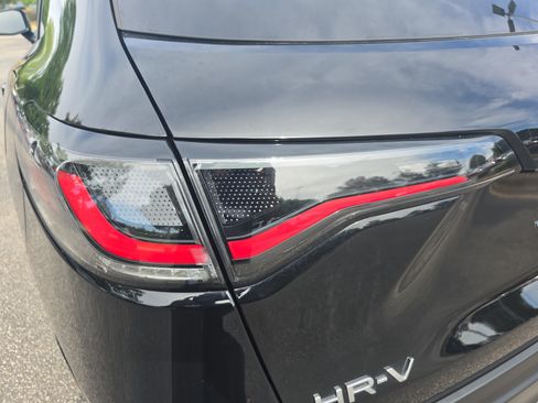 Certified 2025 Honda HR-V Sport image 31