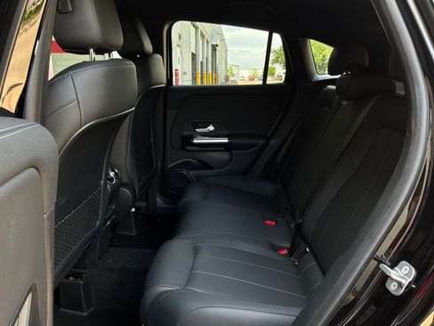 Used 2025 Mercedes-Benz GLA 250 image 12
