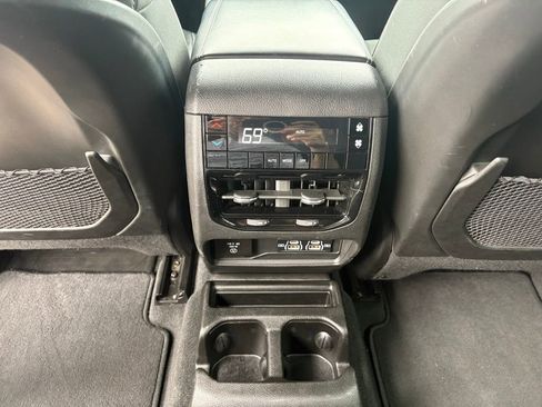 Used 2021 Jeep Grand Cherokee L Laredo image 19