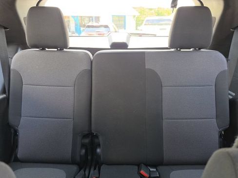Used 2023 Chevrolet Traverse LT FWD image 19