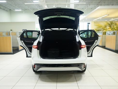 Used 2023 Jaguar F-PACE S image 17