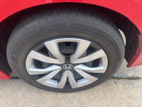 Used 2024 Honda Civic LX image 5