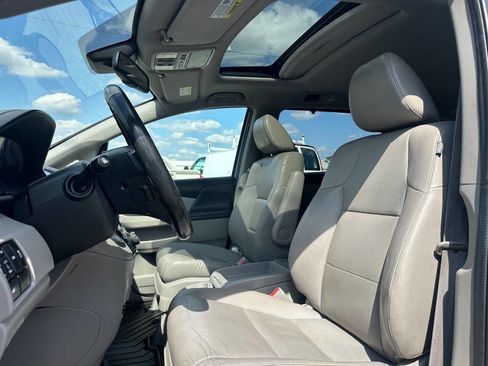 Used 2014 Honda Odyssey EX-L image 2