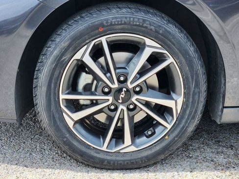 Certified 2024 Kia Forte LXS FWD image 9