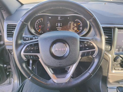 Used 2018 Jeep Grand Cherokee Altitude image 17