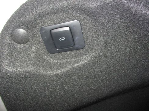 Used 2017 Lincoln MKZ Reserve w/ Climate Package image 8