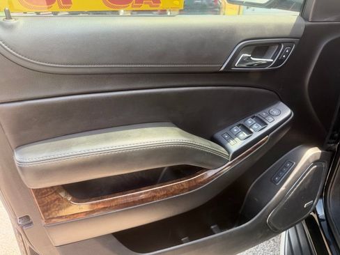 Used 2020 Chevrolet Tahoe LT RWD image 13