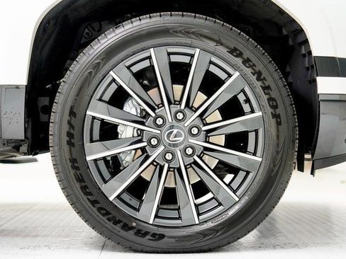 Used 2026 Lexus GX 550 550 Luxury+ w/ Cold Area Package image 38