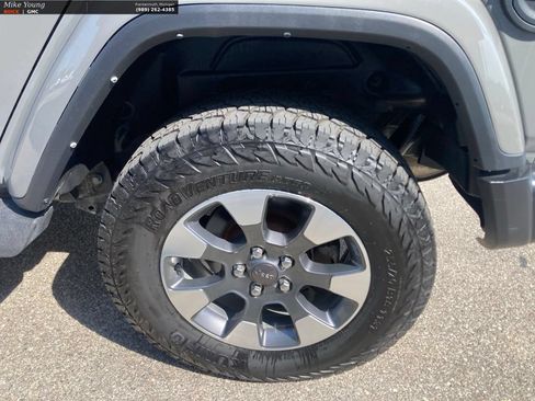 Used 2021 Jeep Wrangler Unlimited Sahara w/ Uconnect 4C Nav & Sound Group AWD/4WD image 9