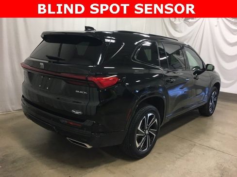 Used 2025 Buick Enclave Sport Touring image 4