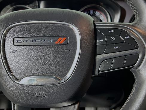 Used 2019 Dodge Challenger SXT image 20