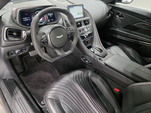 Used 2021 Aston Martin DB11 Coupe image 3