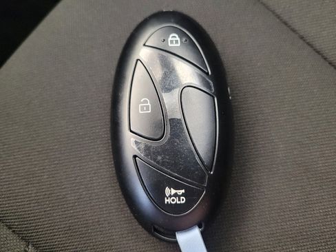 Used 2025 Hyundai Elantra Sport FWD image 32