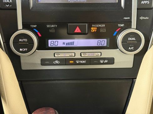 Used 2014 Toyota Camry L image 16