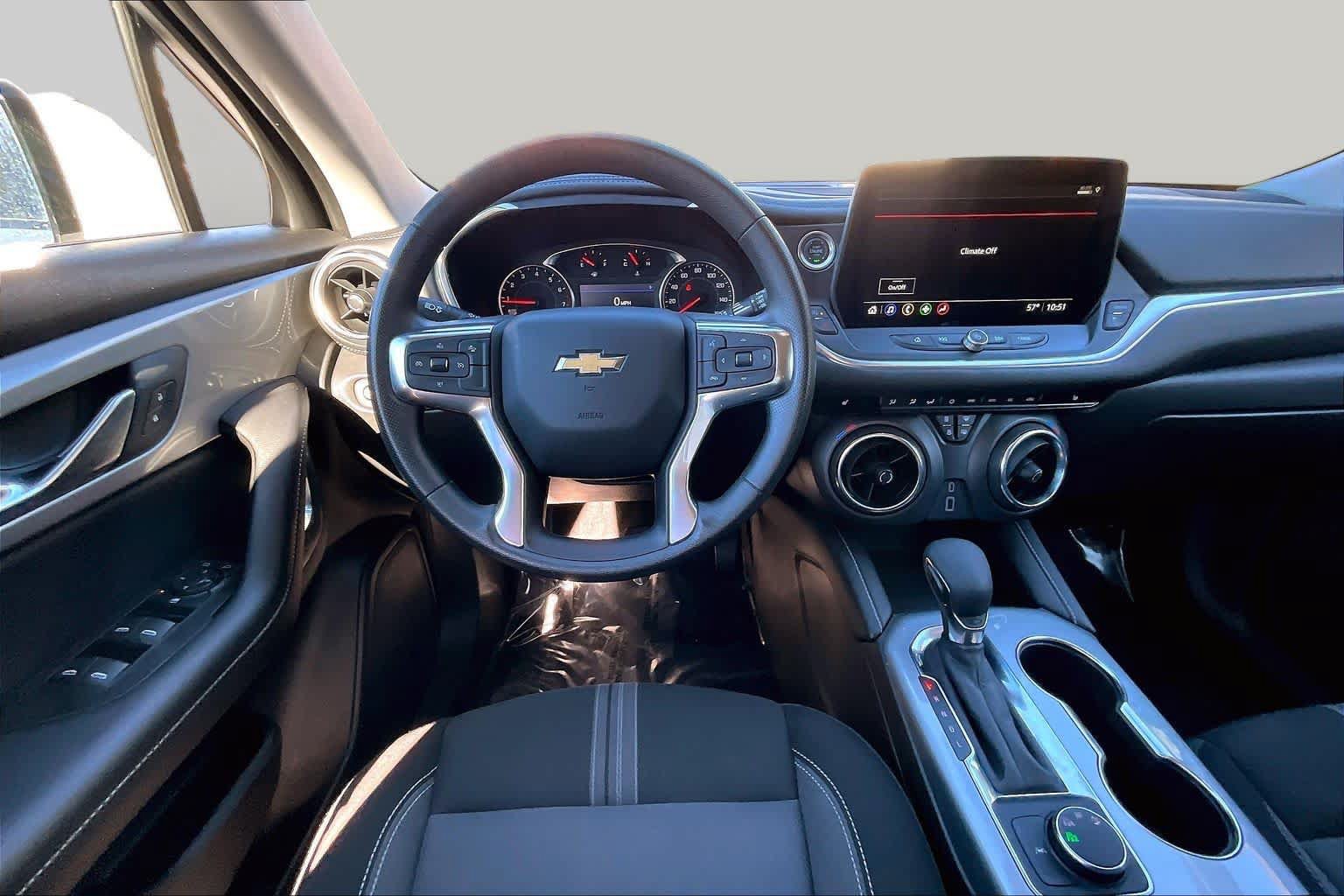Used 2025 Chevrolet Blazer LT AWD/4WD image 6