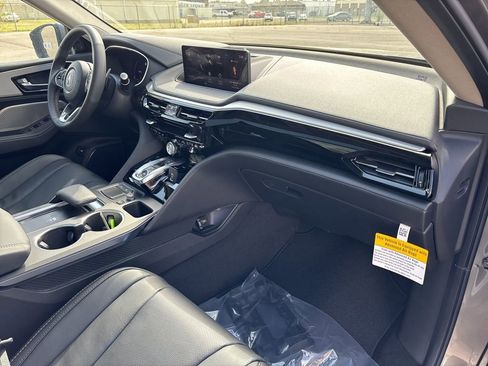 Used 2024 Acura MDX SH-AWD w/ Technology Package image 26