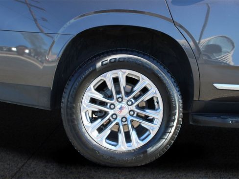 Used 2021 GMC Yukon SLT image 10