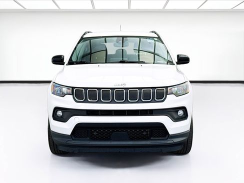 Used 2022 Jeep Compass Latitude FWD image 2