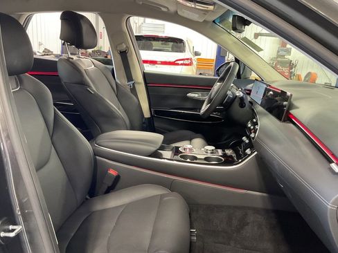 Used 2026 Genesis GV70 2.5T image 11